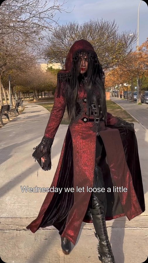 Instagram post by @lynette_drachenblut for FANTASMAGORIA. Caption reads: [...] @gothlolibeauty *
🖤Outfits 2,3 & 5:....