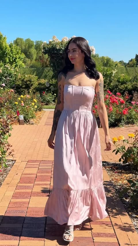Instagram post by @julialopezugc for Azazie. Caption reads: [...] want to feel a little extra special.....