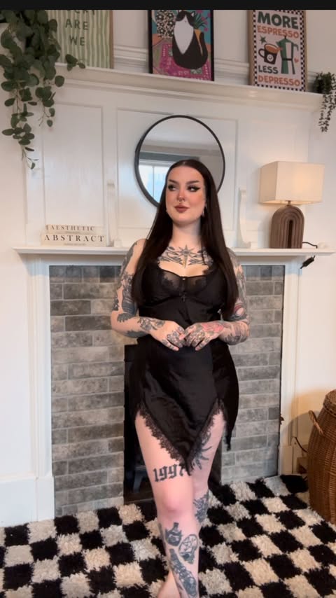 Instagram post by @hennney for Cliphair. Caption reads: [...] 
Boots and slip @killstar 
Hair....