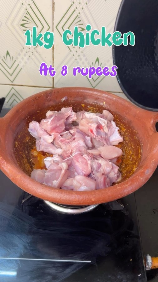 Instagram post by @thefoodiechefff for freshtohome. Caption reads: [...] after receiving the cashback. 
 
 ....