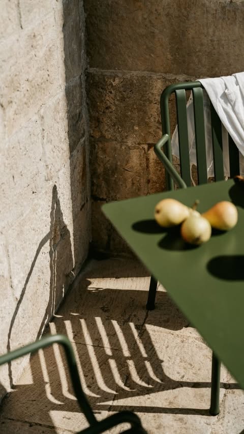 Instagram post by @armellebrown for Mister Zimi. Caption reads: [...] life in Mallorca in the cutest @misterzimi....