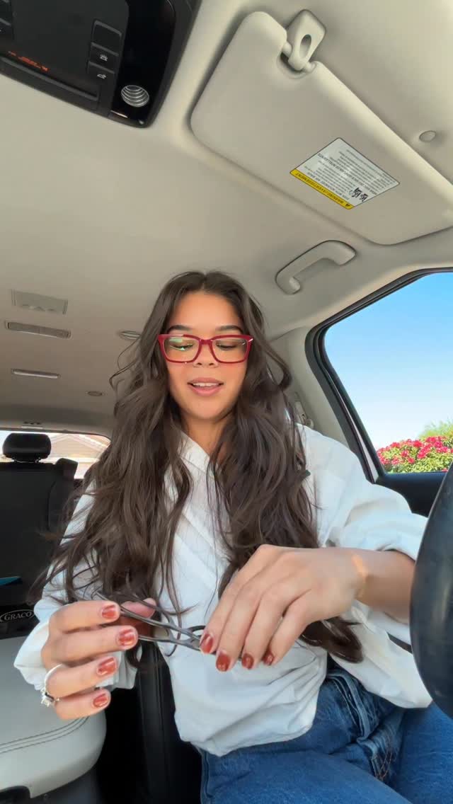 Instagram post by @_lezz_lee for Pair Eyewear. Caption reads: [...] guys on to my new favorite glasses!!....