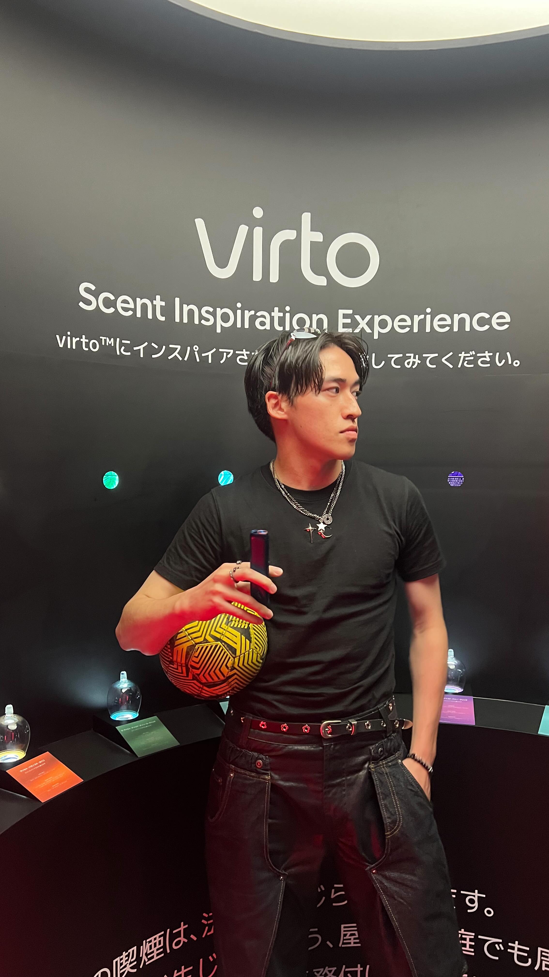 Instagram post by @leonmbz for HYPEBEAST. Caption reads: Vibin’ with @glo.japan & @hypebeastjp Thx for....