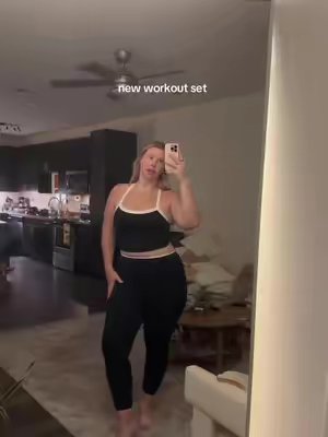 TikTok post by @claire_tomaw for MASKERT. Caption reads: [...] have an xl on for reference #workoutset....