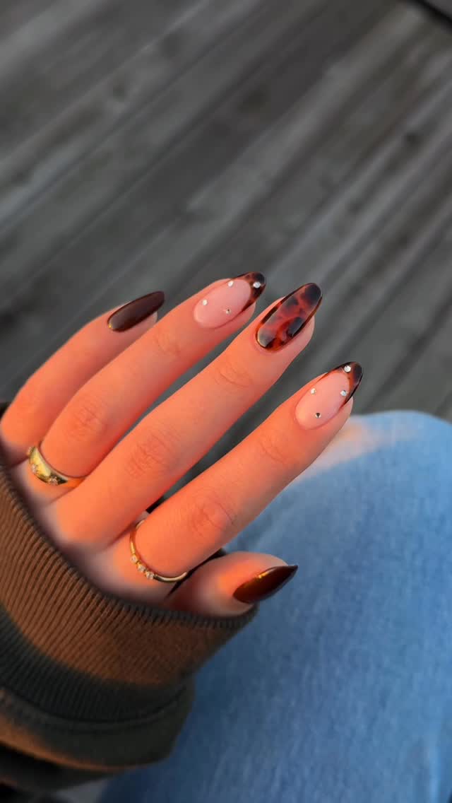 Instagram post by @heluviee for GLAMIRA. Caption reads: rhinestones were the perf finishing touch 🍂🍂✨ &....