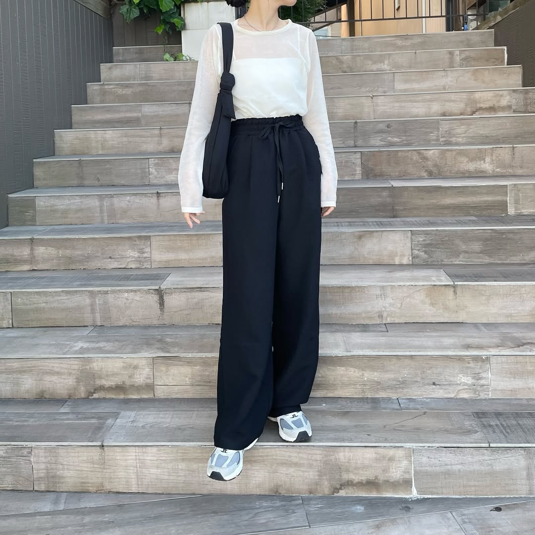 Instagram post by @a.__ya for PARTE. Caption reads: .
.
pants @reca.rakuten....