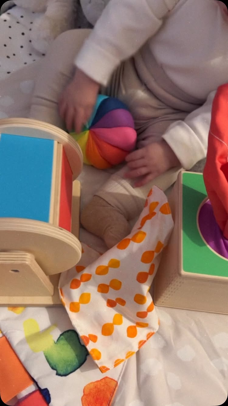 Instagram post by @ec4nning for Lovevery Europe. Caption reads: independent playtime made easy with our....