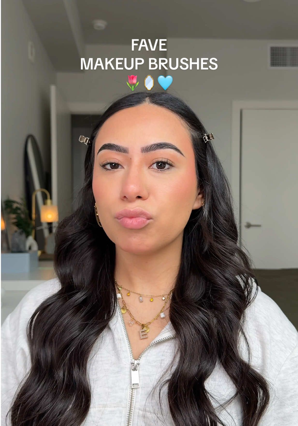 TikTok post by @evahallidays for BK Beauty. Caption reads: [...] y base 🤌🏼🩵🪞🌷Estoy obsesionada!! @BK....