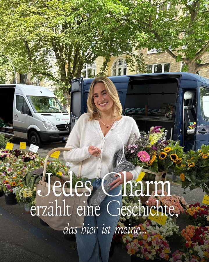 Instagram post by @kikidoyouloveme for Pandora. Caption reads: [...] süße Charm von @theofficialpandora ist mein....