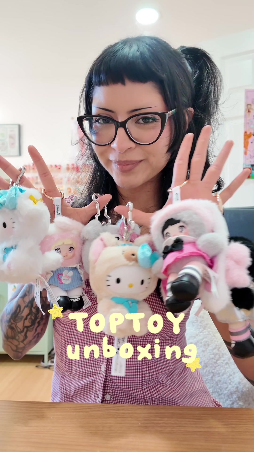 TikTok post by @hurtfeelngs for TOPTOY US SHOP. Caption reads: [...] Energy 💘 from www.gotoptoy.com @TOPTOY US....