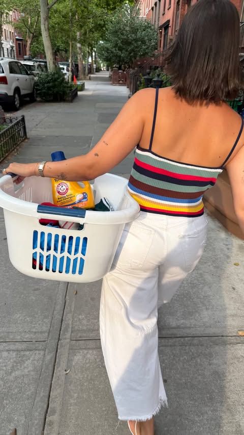 Instagram post by @kelseykotzur for Arm & Hammer. Caption reads: You have your dirty laundry and I’ll be over here....