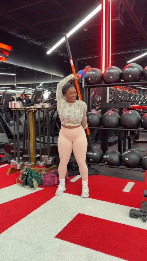 Instagram post by @keiaamoss for Buffbunny Collection. Caption reads: [...] code: KEIA - #chitchat #buffbunnycollection....