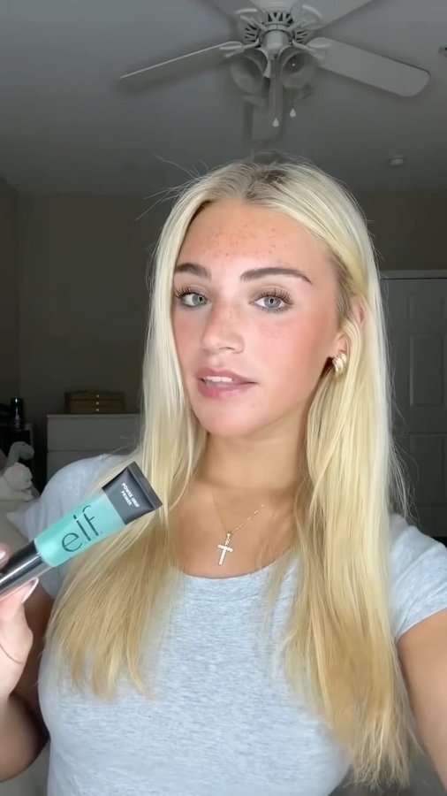 Instagram post by @lilygarofalo for Fazit. Caption reads: [...] & limited-edition 🏀✨ @elfcosmetics x....