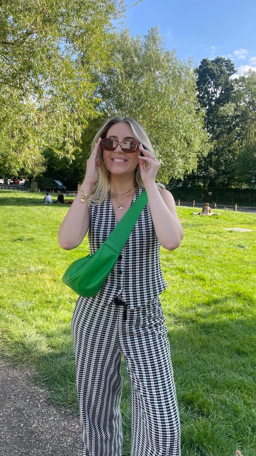 Instagram post by @lucyrosefitz for Estella Bartlett. Caption reads: [...] ‘fit has my ❤️

*jewellery gifted....