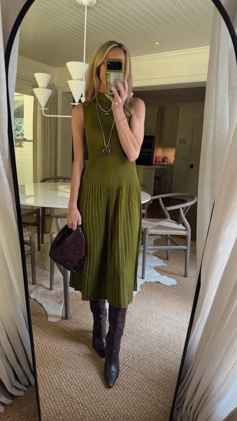 Instagram post by @lwilliamsstyle for Walmart Fashion. Caption reads: Comment PLEASE for these crazy good Walmart Finds!....