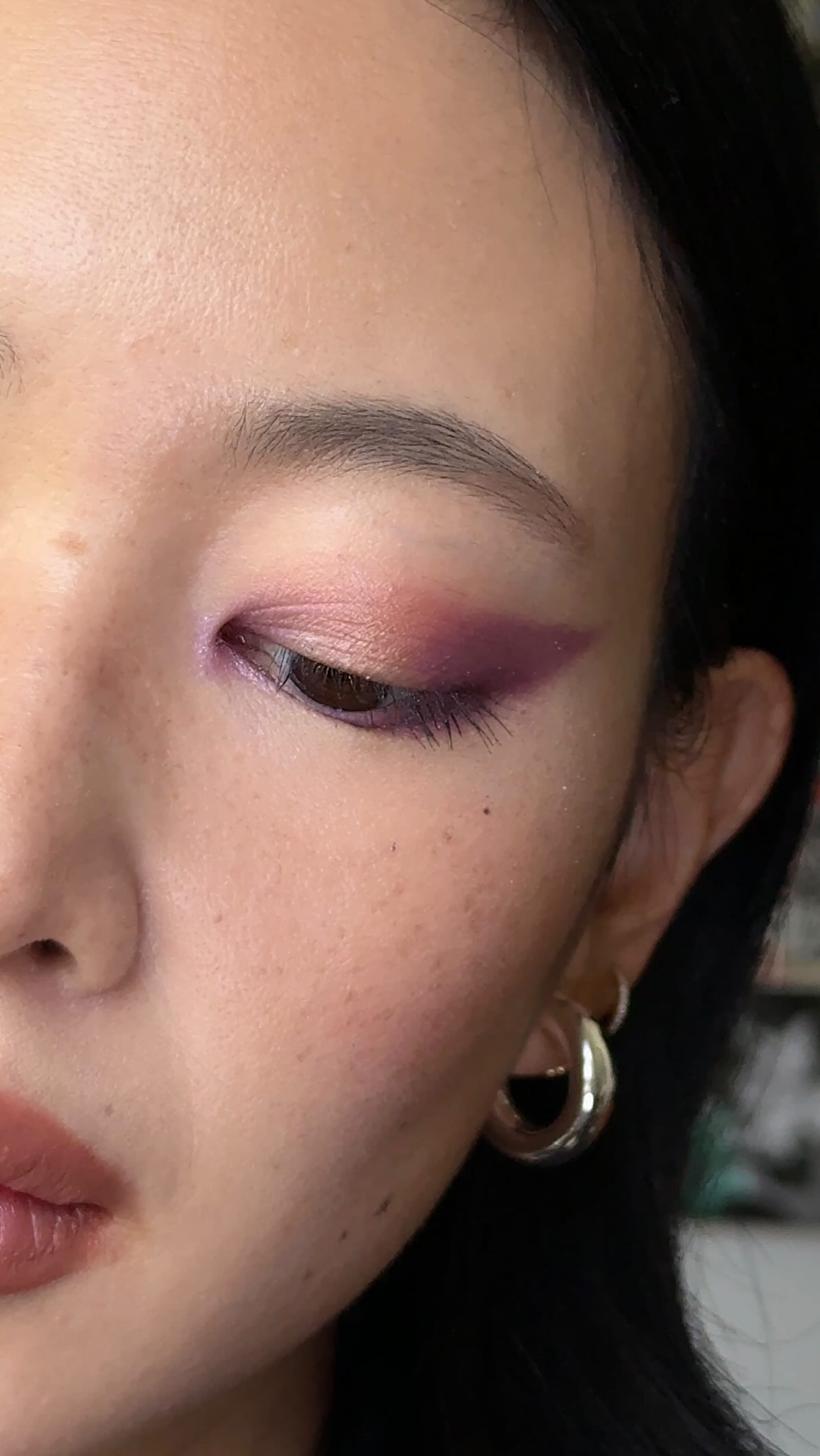 Instagram post by an influencer for CHANEL BEAUTY. Caption reads: [...] #eyeshadow #makeup #grwm #chanelbeauty....