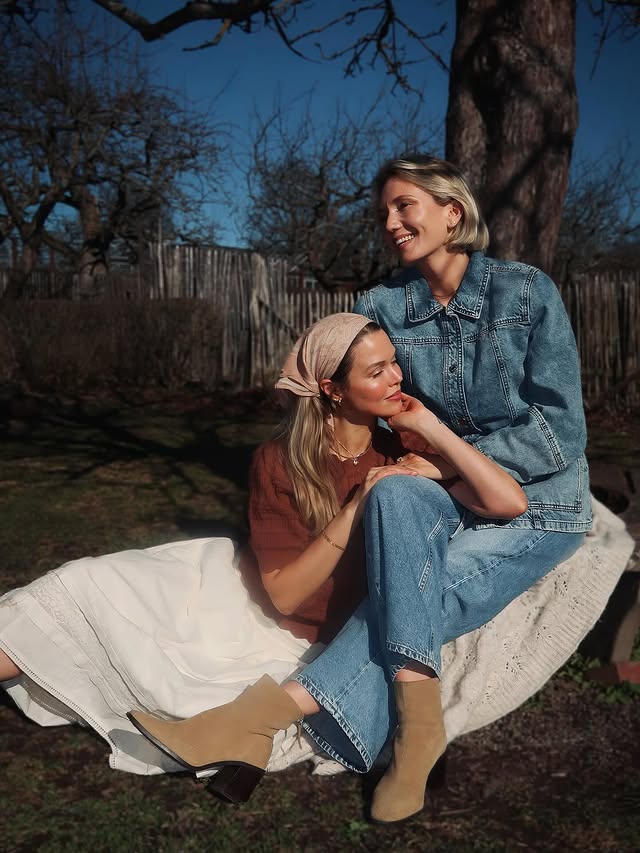 Instagram post by @clarahallencreutz for Kappahl. Caption reads: Reklam ~ Spring in @kappahl as sisters-in-law....
