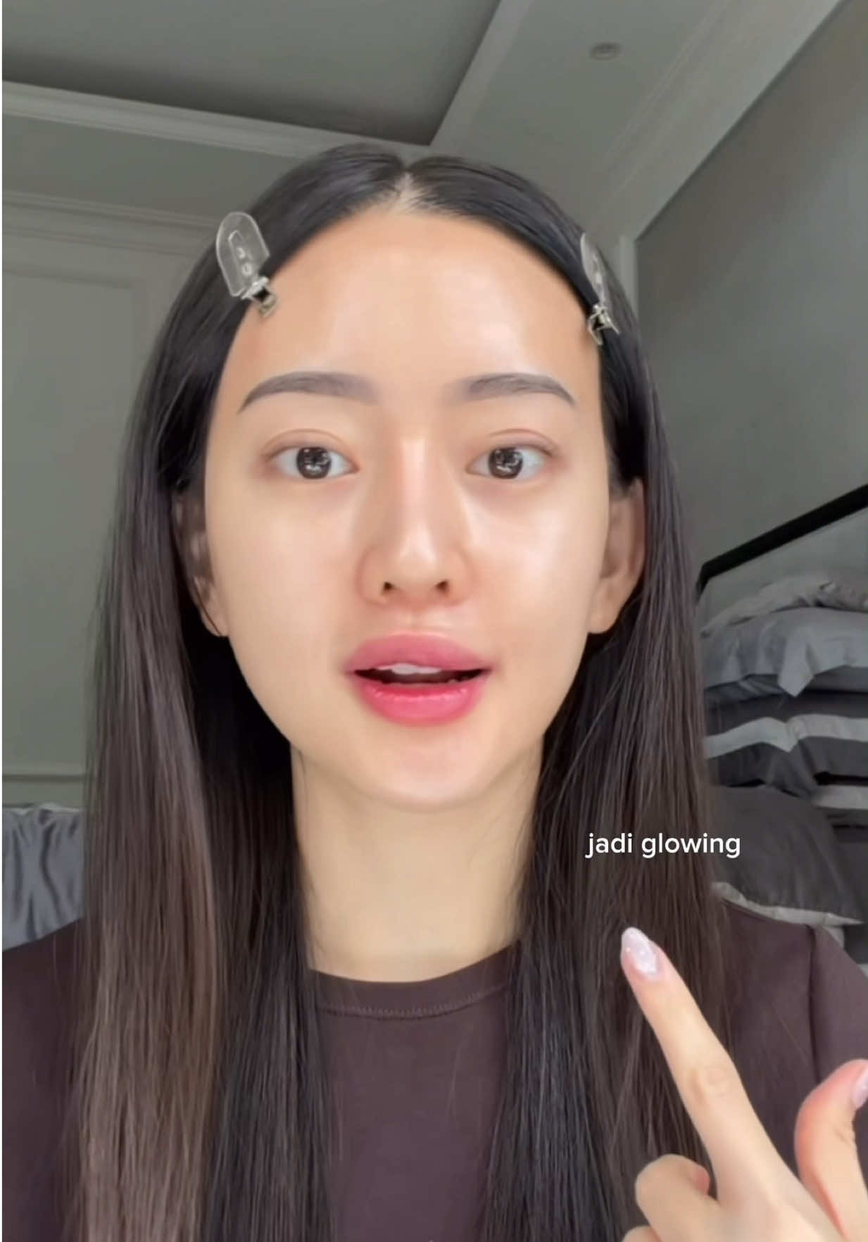 TikTok post by @priscillasetio for Hanasui. Caption reads: kok bisa ad serum ini aku gatau ya😅 @Hanasui....