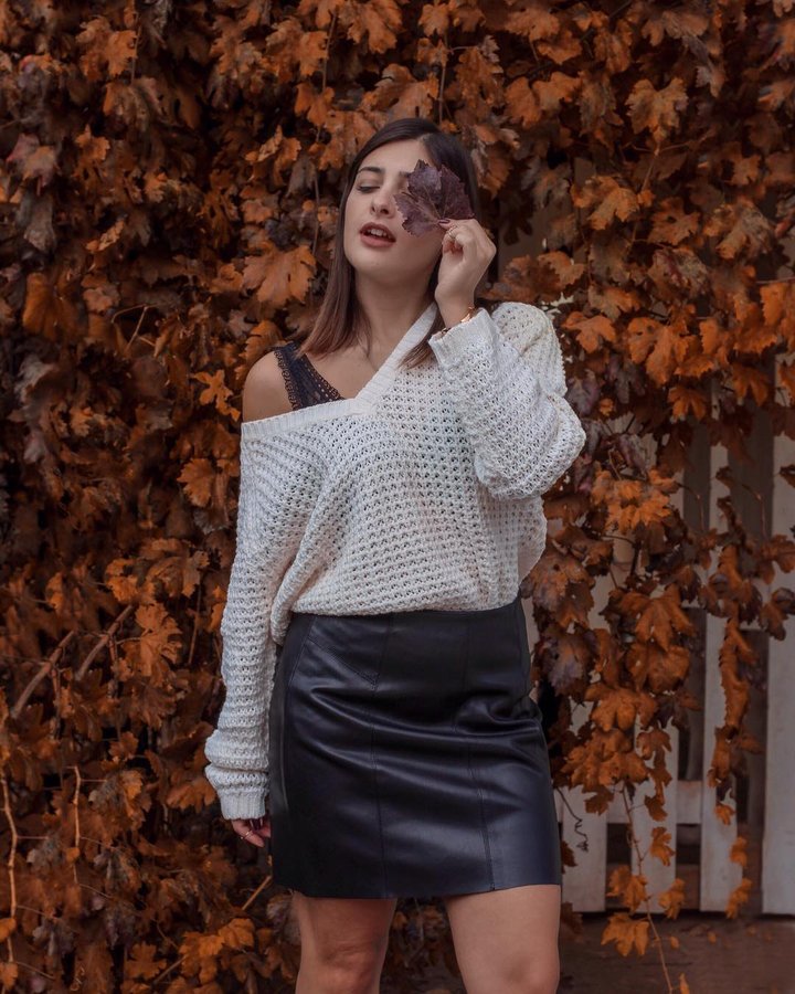 Instagram post by @laborsadimartina for Pimkie. Caption reads: 🍂🍁Autumn vibes 🍂🍁 @nakedfashion sweater 💋 Use....