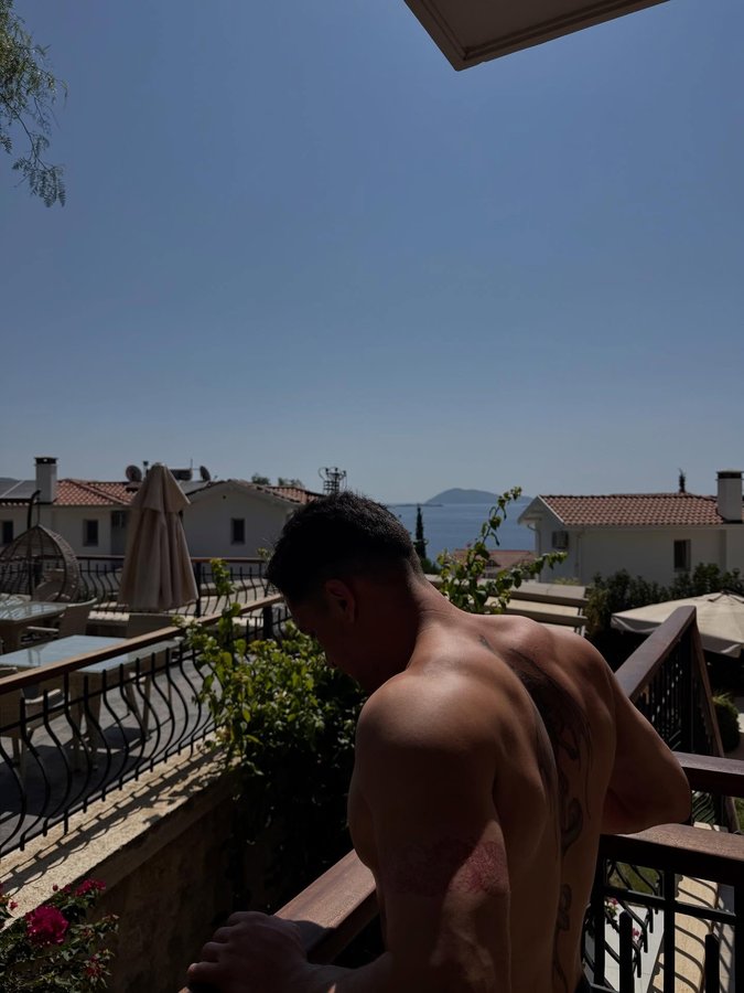 Instagram post by @hanhocamm for Supplementler.com. Caption reads: 🌊 . . . . . @supplementler #reklam.