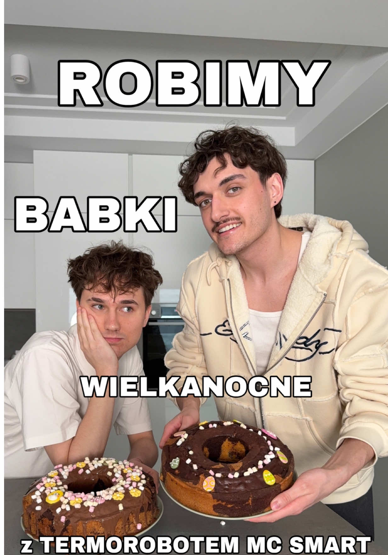 TikTok post by @colorowyy for Lidl Polska. Caption reads: [Współpraca reklamowa] z @Lidl Polska 🥧 Z okazji....