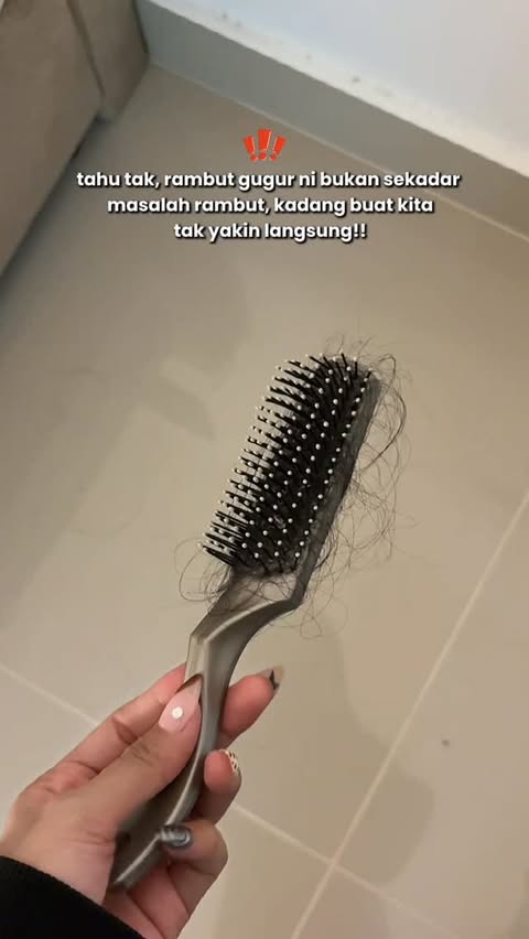 Instagram post by @nrvmirah.__ for Clear Scalp & Hair. Caption reads: Bad hair day? Not anymore 💁🏻‍♀️✨ Since I started....