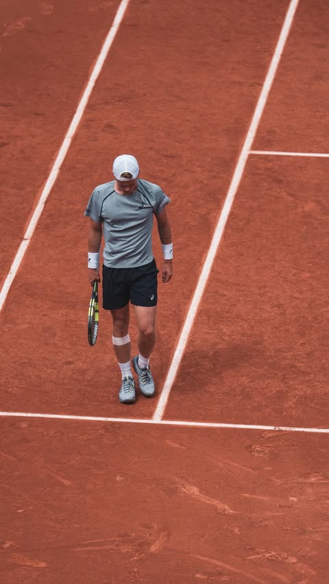 Instagram post by @jesper.dejongg for La Roche-Posay. Caption reads: [...] preparing for my next match with SPF....