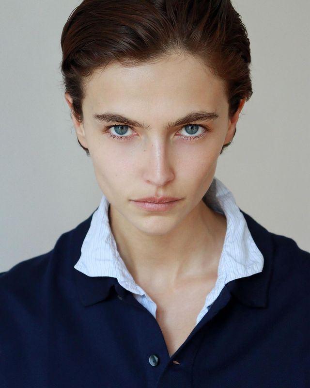 Instagram post by @julia_jane_rose for Select Model Paris. Caption reads: Fresh polas @selectmodelparis.