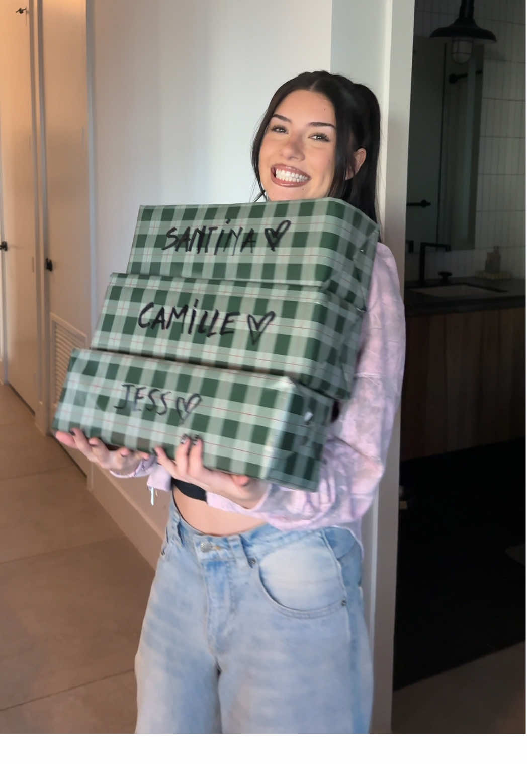 TikTok post by @ferchugimenez for Starry. Caption reads: my friends are actually @Starry biggest fans....