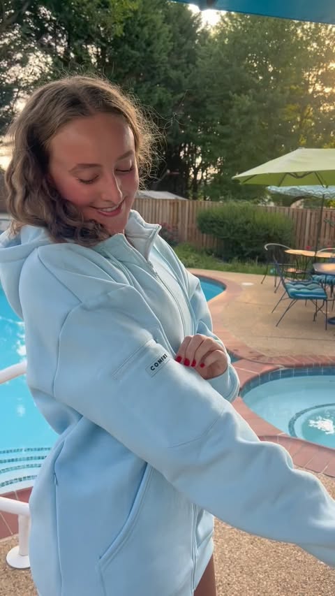 Instagram post by @audrey.kilgoree for Comfrt. Caption reads: What a @comfrt -able summer🌥️ Link in bio to shop....