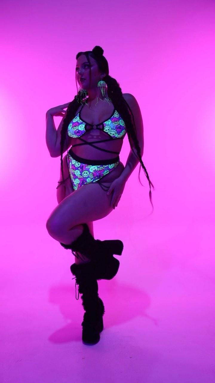 Instagram post by @rolitacouture for Rave Wonderland. Caption reads: [...] in love with this @rolitacouture X....