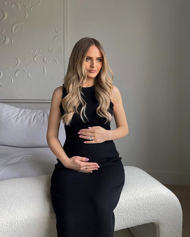 Instagram post by @kristina.maksimchuk for Apéro Label. Caption reads: halfway there with baby girl 🤍 @shop.ltk....