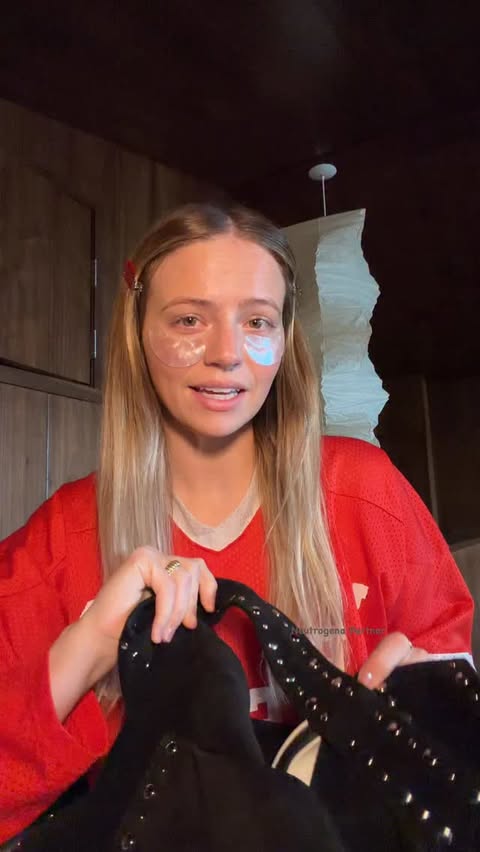 Instagram post by @madagraviet for Neutrogena. Caption reads: #NeutrogenaPartner My @neutrogena lip balm has....