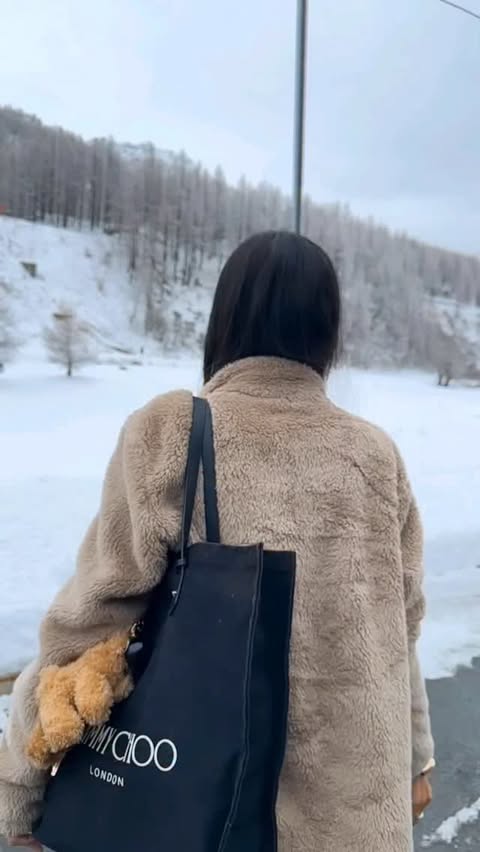 Instagram post by @andrea_kyriakou for TEZENiS. Caption reads: [...] για όλη τη μαγεία που θα ζήσουμε ✨....