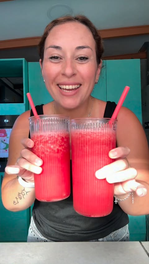 Instagram post by @soy_kariitoo for Santa Isabel. Caption reads: Santa Feria junto a @santaisabelcl #receta #sandia....