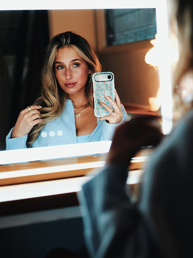 Instagram post by @viennarusso_ for Getcasely. Caption reads: love this @get.casely phone case! 🩵💥 #getcasely....