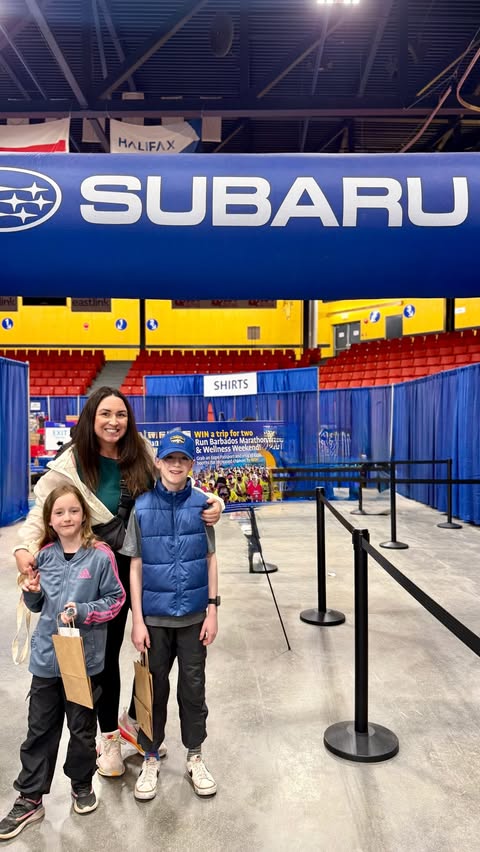 Instagram post by @settlingforgreat for Subaru of America. Caption reads: #ad Our favourite stop at the @bnmarathon Expo?....