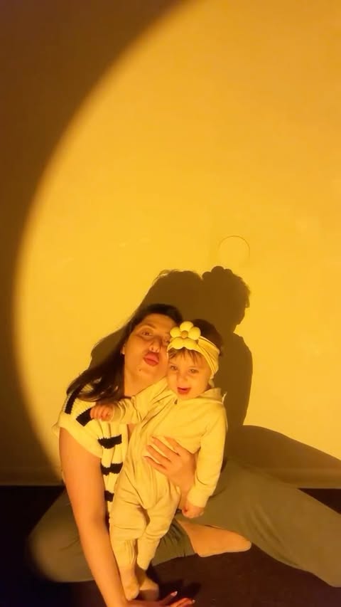 Instagram post by @mariam_tsignadze for NEEWER. Caption reads: Portable Photography Flashlight 🔦 @neewer....