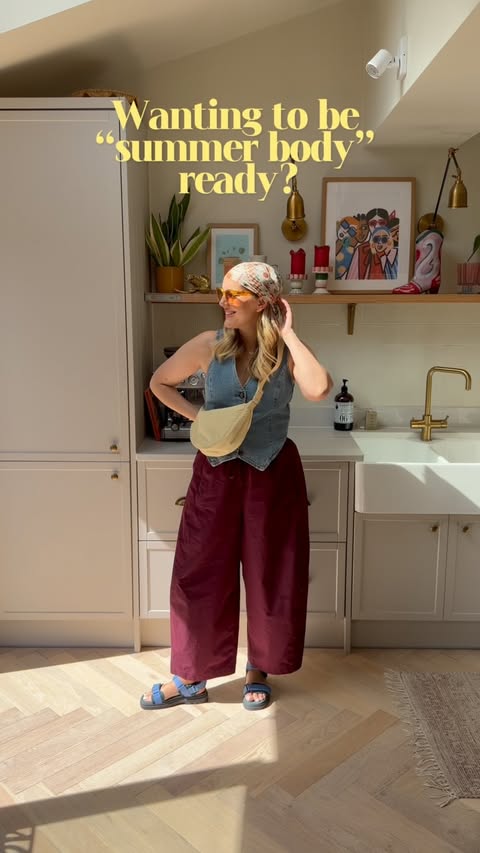 Instagram post by @leannedopaminedressing for COS. Caption reads: [...] @merrypeople Barrel leg trousers: @cosstores....