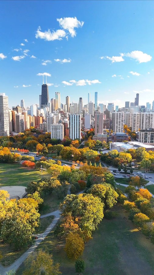 Instagram post by @gina.zarnow for Choose Chicago. Caption reads: Autumn in Chicago. Too beautiful for words.

🎥:....