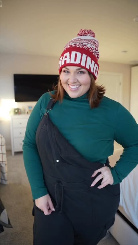 Instagram post by @sarahhhrae for Duluth Trading Company. Caption reads: [...] warm while still looking cute at....