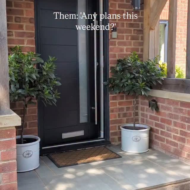 Instagram post by @at_home_with_betty for The Range. Caption reads: There's no place I'd rather be! 

Ad| Alfresco....