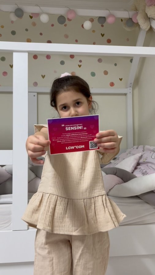 Instagram post by @ilaydaabingol for LC Waikiki. Caption reads: Benim influencerım sensin 🩷🌸 #lcwcom #lcw....