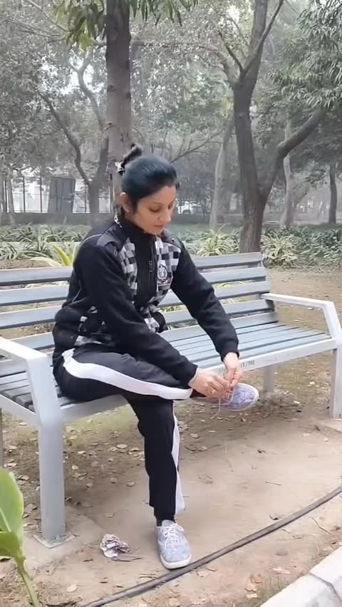 Instagram post by @pavikalakshya for Evereve Period Protection. Caption reads: Worried about leak stain during periods by pads....