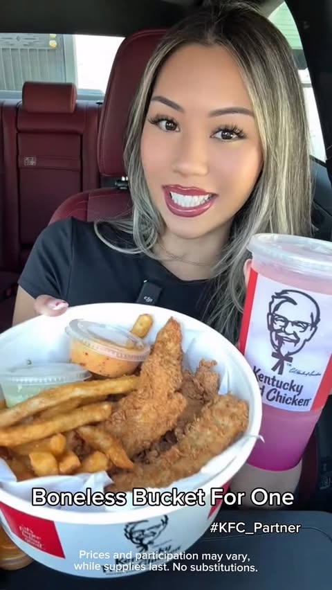 Instagram post by @alexiaeatsboba for KFC. Caption reads: [...] the sauces, the refreshing lemonade🔥 @kfc....