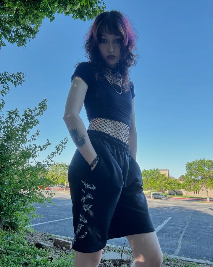 Instagram post by @b33tl3.juic3 for VampireFreaks. Caption reads: A casual summer outfit 🦇 Thanks to @vampirefreaks....