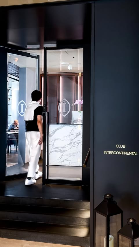 Instagram post by @nicholaslgl for Luxury Escapes. Caption reads: @nicholaslgl Send this to someone you’d love to....