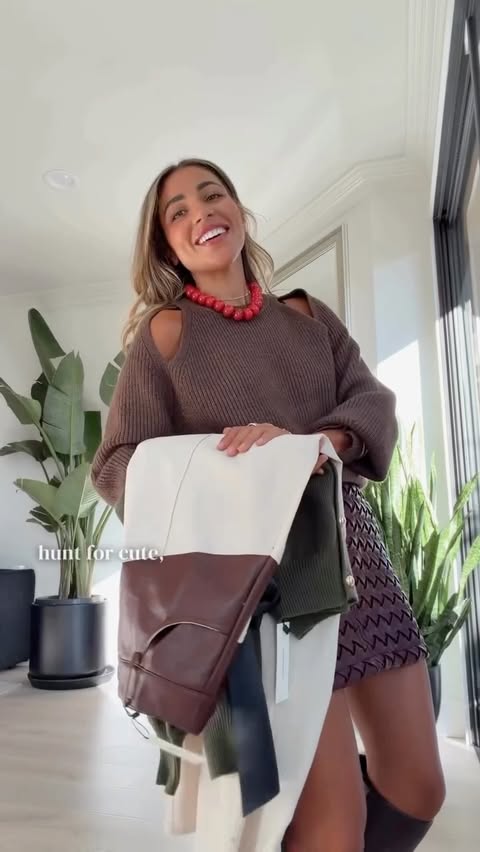 Instagram post by an influencer for Commense. Caption reads: [...] savings💕#everydaystyle @commense.official....