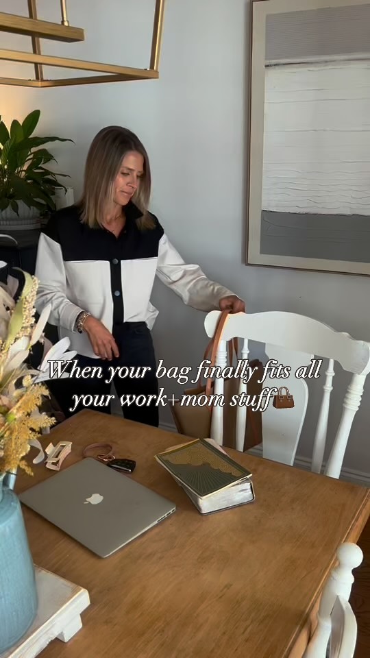 Instagram post by @heyhollyrichardson for Urban Expressions. Caption reads: [...] enough to keep up 🤪
This one from....