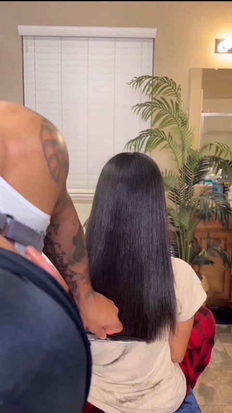 Instagram post by @itsmarvsims for RevAir. Caption reads: [...] to their hair.
So this holiday season, we....